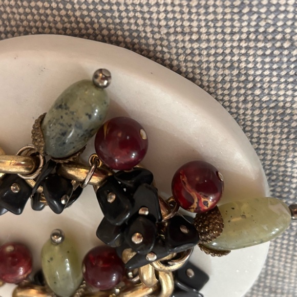 Elegant Gold and Black Charm Bracelet - Picture 3 of 4